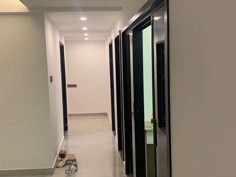 杭州過(guò)道安裝筒燈還是射燈？