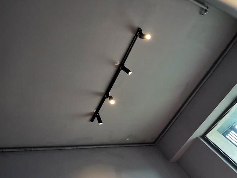 青島過道安裝筒燈還是射燈？