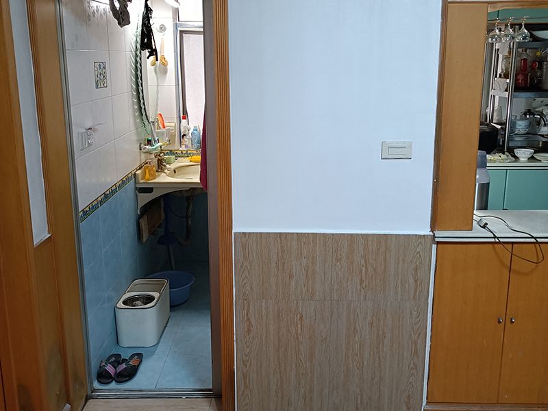  主臥衛(wèi)生間門對著床怎么裝修？該如何化解(圖2)