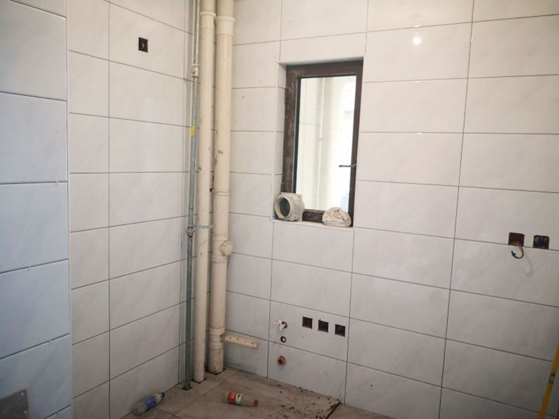 衛(wèi)生間墻磚地磚都用多大的？