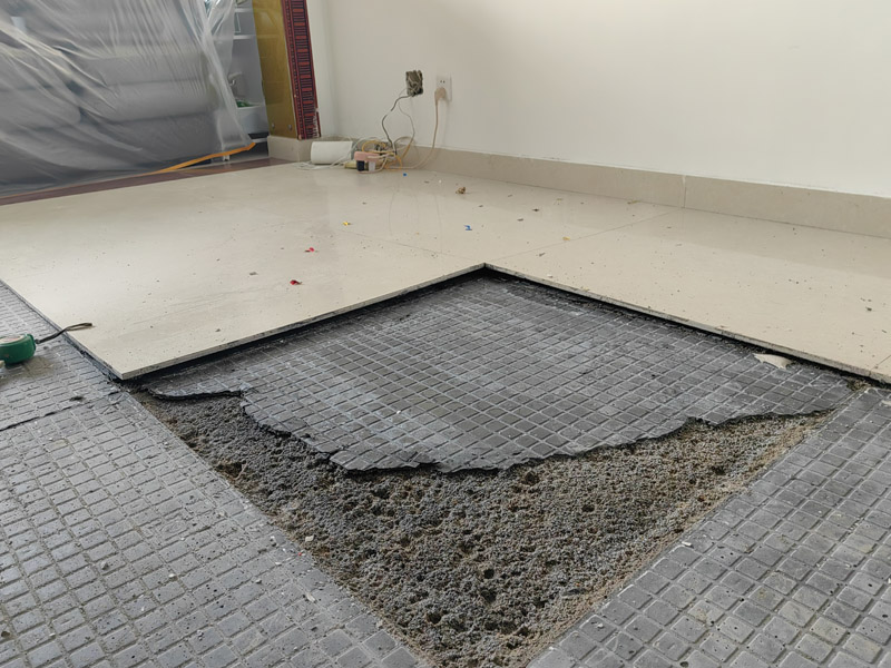 木地板鋪設(shè)施工工藝流程？